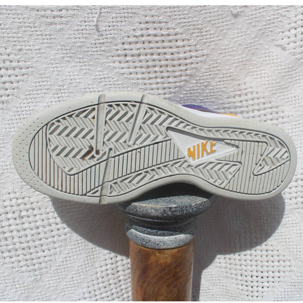 Nike Air Flight Huarache Lakers Size 9.5 705005-101 - Picture 9 of 10